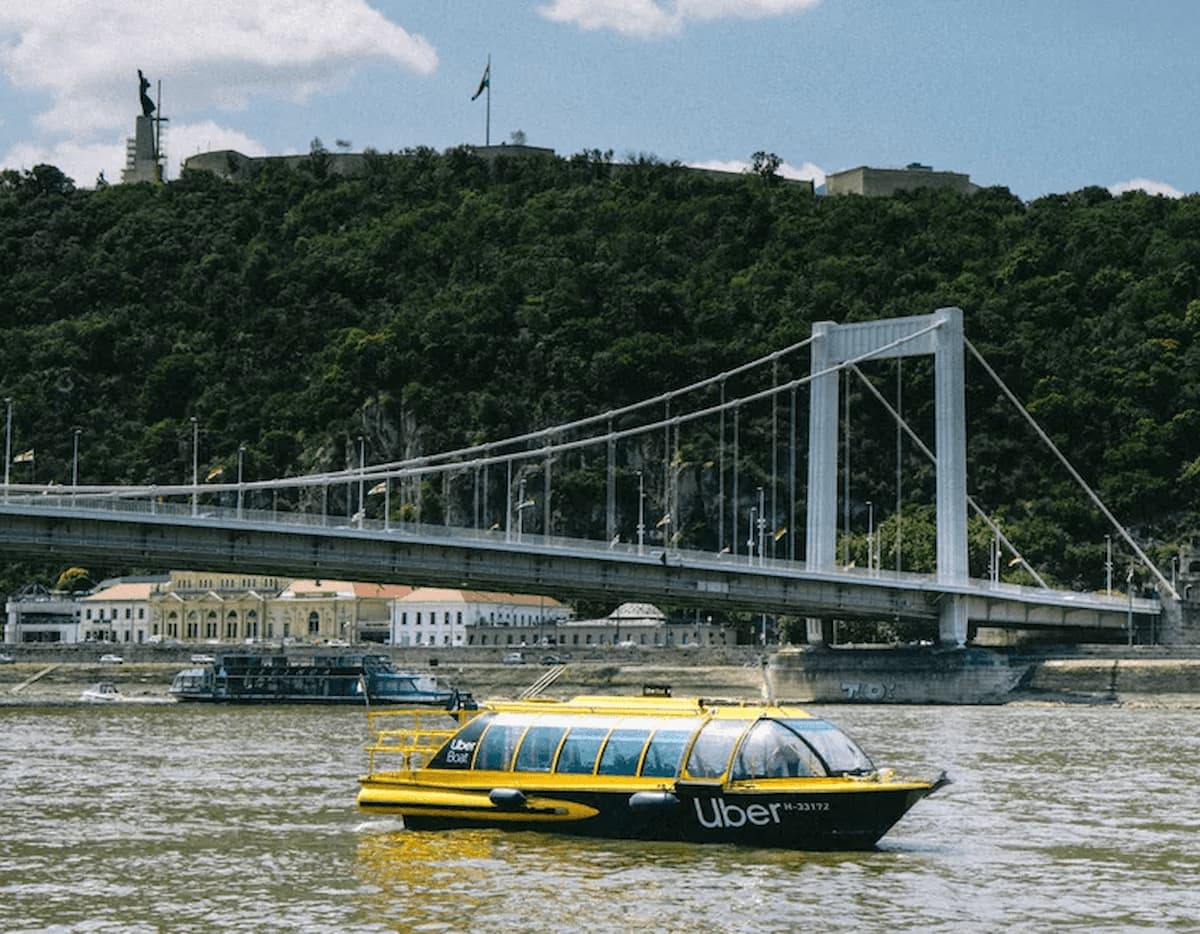Uber Boat у Будапешті: водні прогулянки Дунаєм за €7