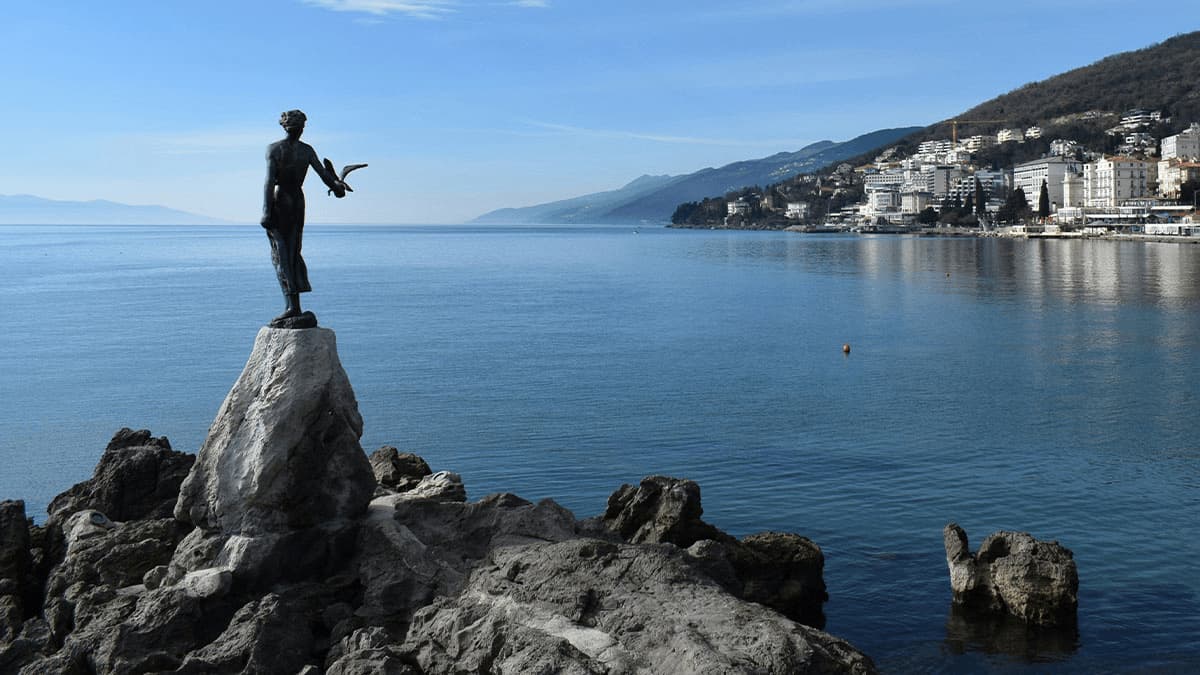 Хорватія дозволила цифровим кочівникам залишатися до трьох років