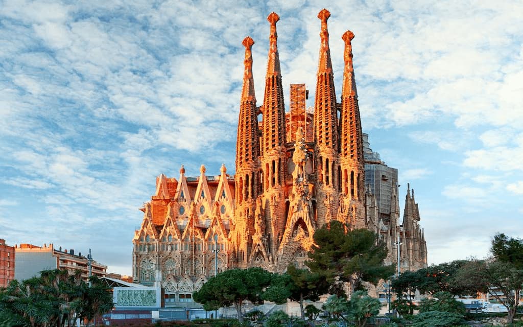 Саграда Фамілія у Барселоні: найвищий храм світу та спадщина Антоніо Гауді