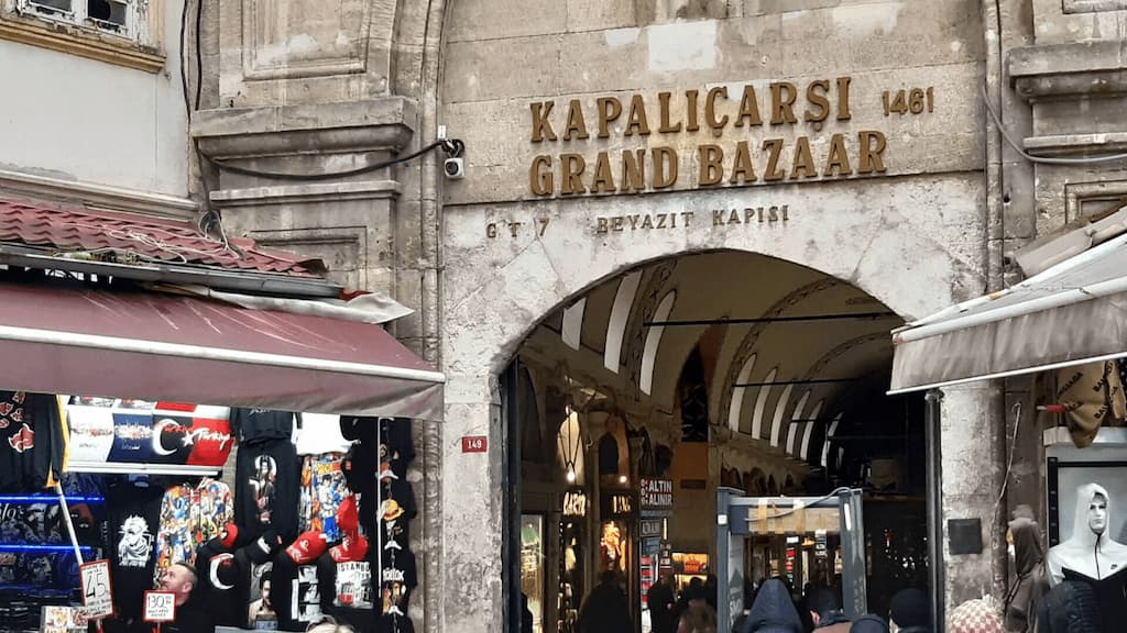 Гранд-базар (Kapalıçarşı) — східний колорит у кожному кроці